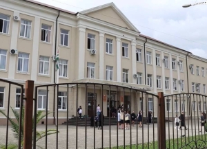 В спортзале сухумской школы №4 начался капитальный ремонт