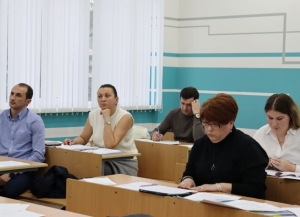 В АГУ впервые провели квалификационные экзамены для государственных регистраторов