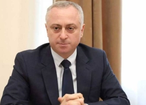 Бадра Гунба поздравил учителей с профессиональным праздником