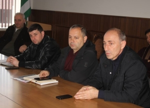 Главы сел Гулрыпшского района обсудили планы по благоустройству и энергетике