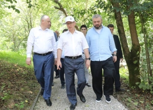 Бадра Гунба и Сергей Кириенко осмотрели туристический комплекс Garuda Glamping Abkhazia