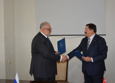 Аԥсны аҭҵаарадыррақәа Ракадемиеи Урыстәылатәи аҳәынҭқарратә социалтә университети аусеицуразы аиқәшаҳаҭра рыбжьарҵеит