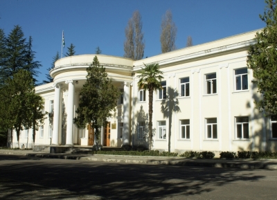 Ҭҟәарчалтәи араионтә Еизара ахь иалхуп 15-ҩык адепутатцәа.