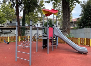 Новую детскую площадку открыли в парке им. Тараса Шамба