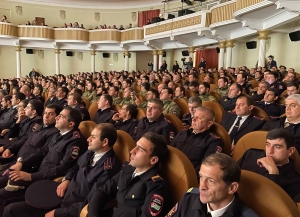 Сотрудники милиции отмечают свой профессиональный праздник