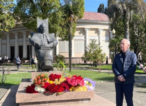 Памятный митинг, посвященный дню рождения Дмитрия Гулиа, прошёл в Сухуме