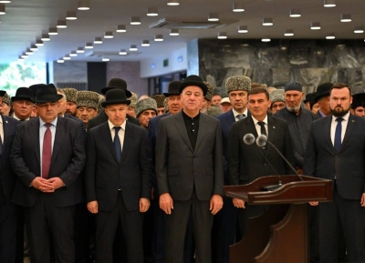 Исҳаҟ Машбаш иԥсҭазаара дахьалҵыз инамаданы Бадра Гәынба Адыгеиа ахада Мураҭ Кумпилови адыга жәлар зегьи дрыдышшылеит